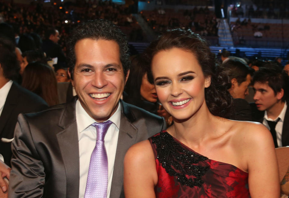 <p>Shaila Dúrcal y su marido Dorio Ferreira celebraron este 2018 su décimo aniversario de casados. Él era su agente cuando el amor surgió entre ambos y se casaron en una bonita ceremonia celebrada en Acapulco. (Foto: Christopher Polk / Getty Images). </p>