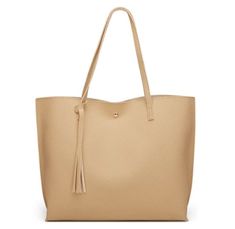 Compradoras de Amazon están enamoradas de este bolso de cuero sintético disponible en más de 50 colores