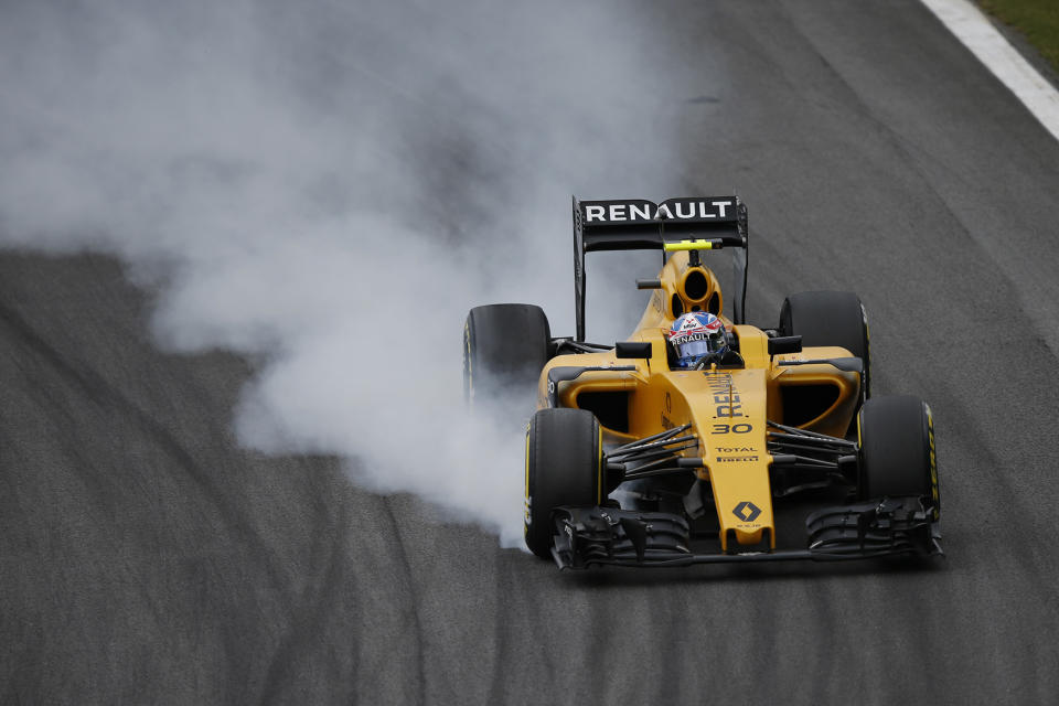 Jolyon Palmer loses control