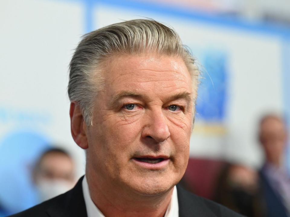 El actor estadounidense Alec Baldwin asiste al estreno de 