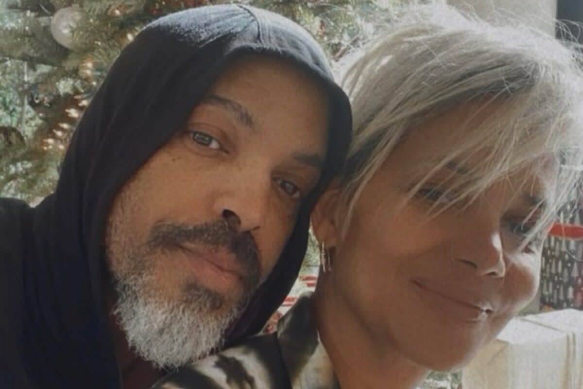 Halle Berry and Van Hunt Christmas