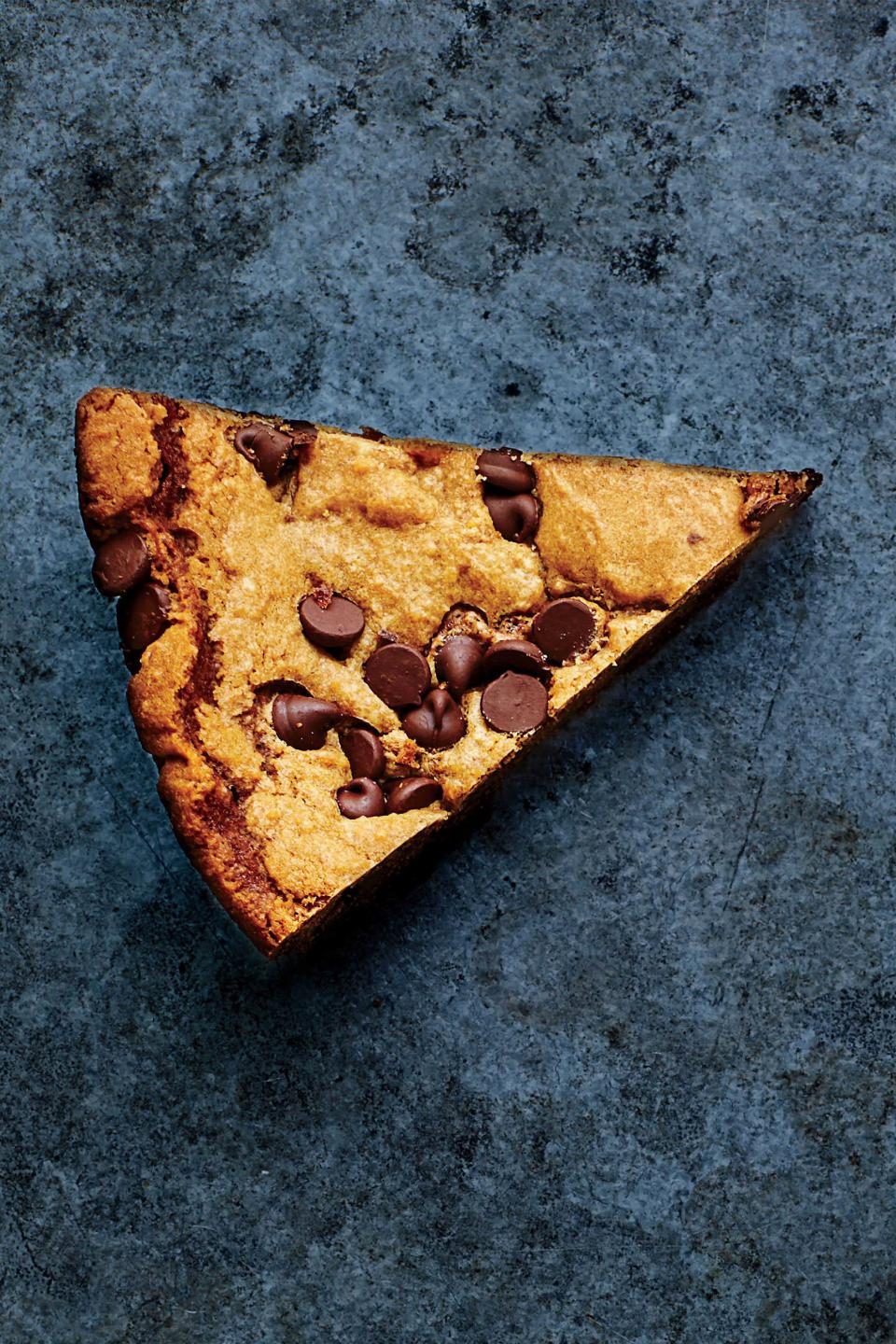 Deep-Dish Chocolate Chip Skillet Cookie