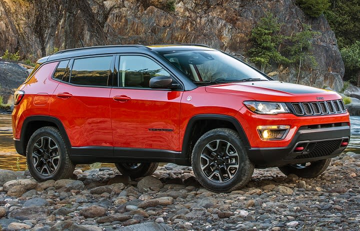 All-new 2017 Jeep Compass front quarter right photo