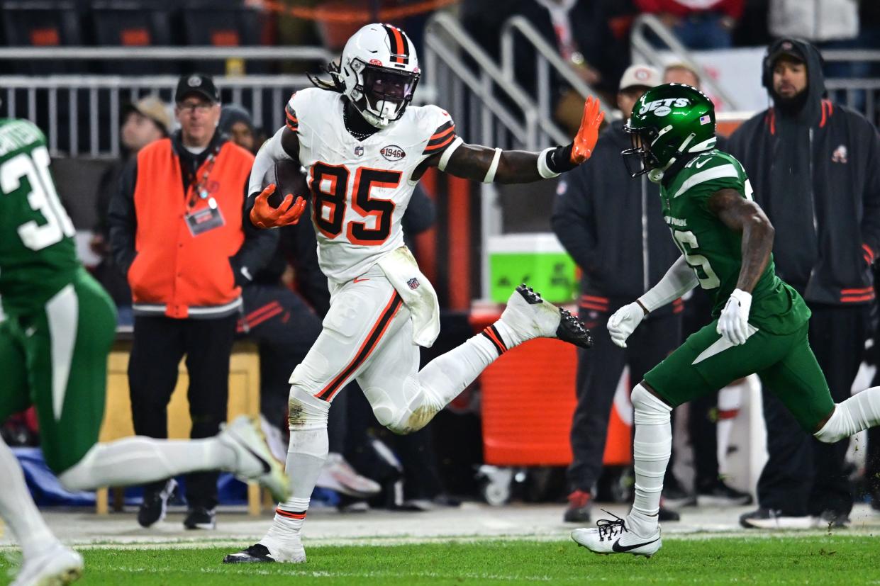 Browns tight end David Njoku runs with the ball after a first-quarter catch against the New York Jets, Dec. 28, 2023, in Cleveland.