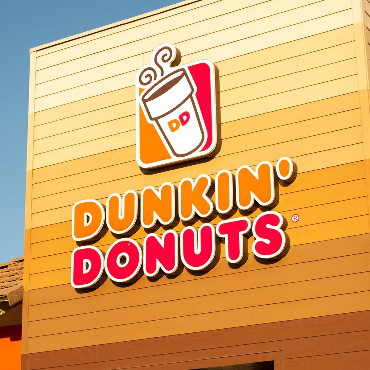 Exterior of Dunkin' Donuts restaurant