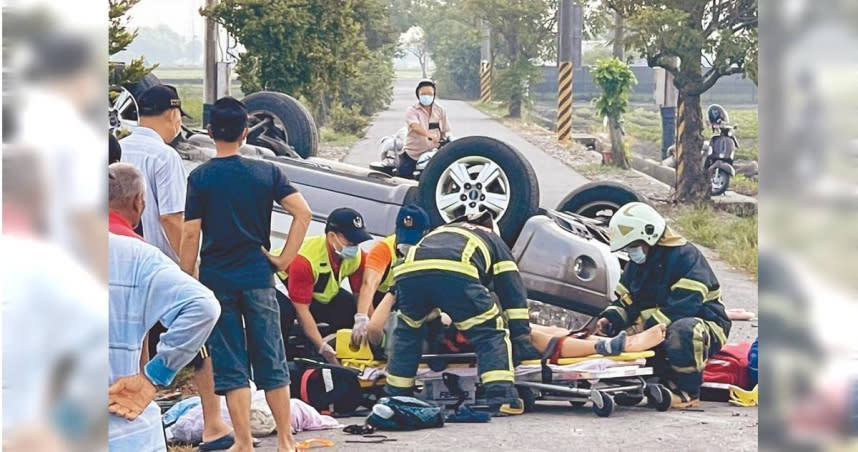 雲林縣水林鄉27日發生一家人2死2傷車禍，已失去丈夫的林姓媽媽又痛失2個兒子。（圖／民眾提供／周麗蘭雲林傳真）