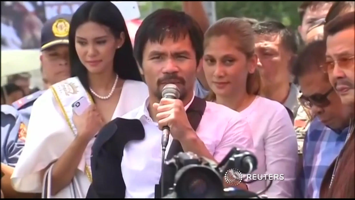 Manny Pacquiao Returns Home to Hero's Welcome