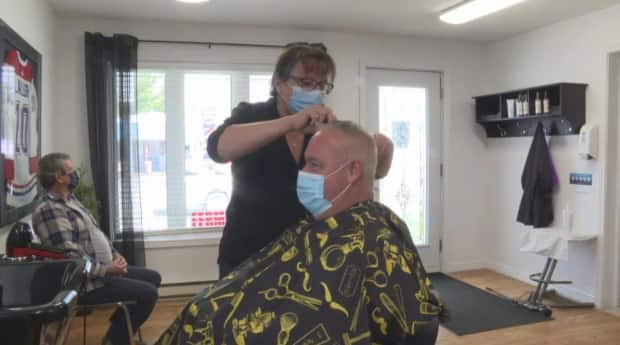 Thurso, Que., salon owner Lucie Lemery was so busy May 10, 2021, the first day local non-essential businesses could reopen, she only agreed to an interview with Radio-Canada if she could keep working while talking to a reporter.