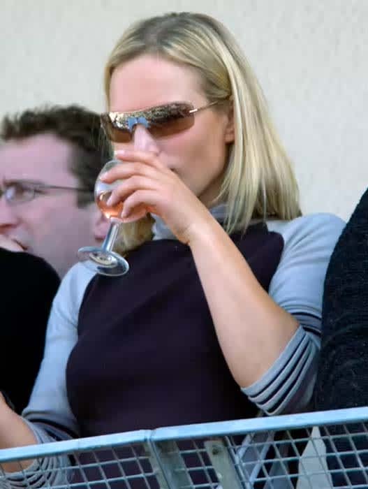 zara-tindall-wine