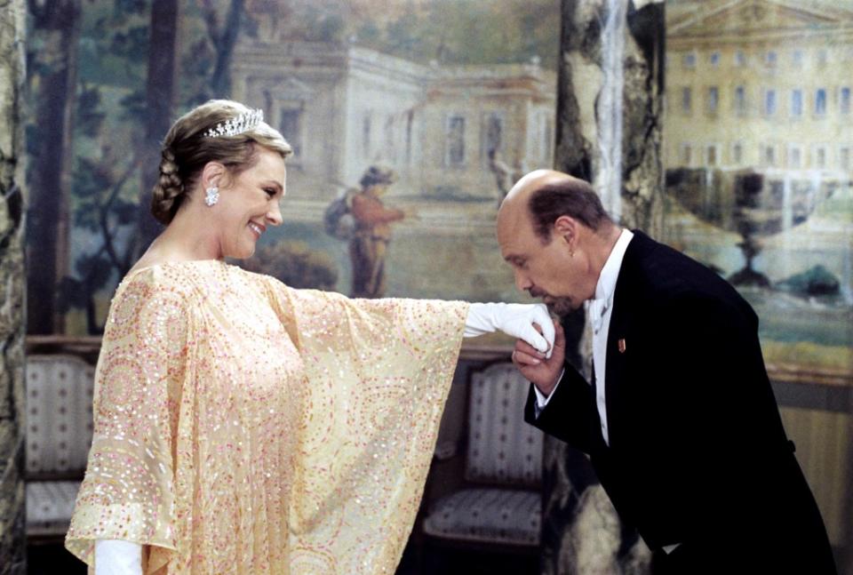 Julie Andrews and Hector Elizondo in 2004. ©Buena Vista Pictures/Courtesy Everett Collection