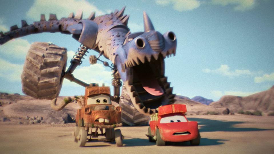 Die "Cars"-Helden Lightning McQueen und Hook begeben sich auf ein waghalsiges Abenteuer. (Bild: Disney)