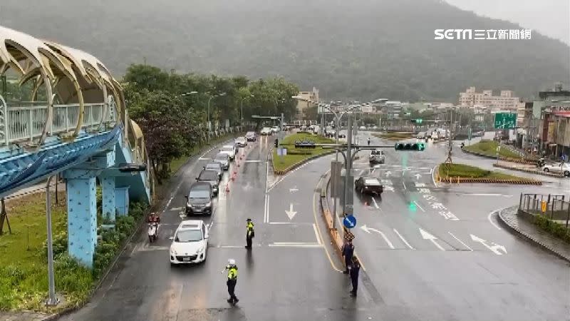 公路總局表示，中秋節假期東部地區旅宿訂房率已達6成以上，預估台9線蘇花公路將嚴重壅塞，故強烈建議民眾避開尖峰時段行駛。