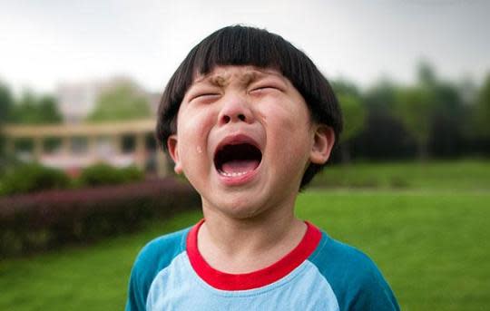 Making kids cry? It might be time to up your makeup game. (Photo: Getty images)