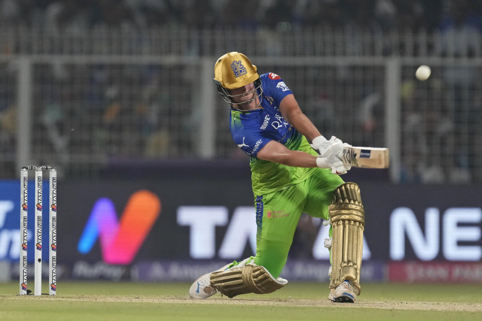 Royal Challengers Bengaluru's Will Jacks bats during the Indian Premier League cricket match between Kolkata Knight Riders and Royal Challengers Bengaluru in Kolkata, India, Sunday, April 21, 2024. (AP Photo/Bikas Das)