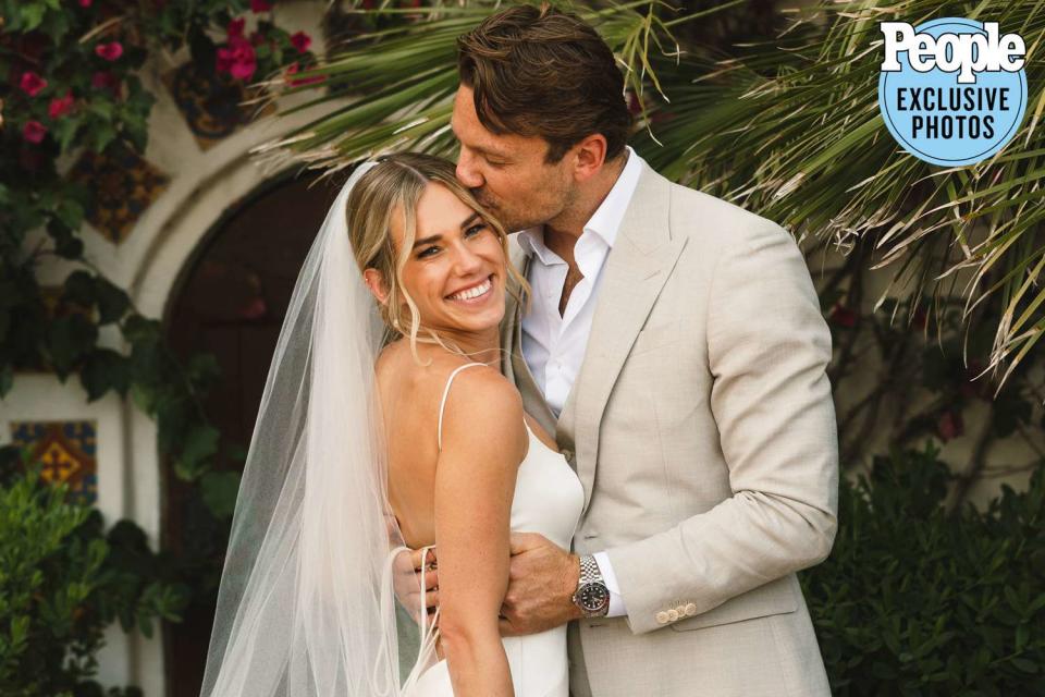 <p><a href="https://hannahrosserphotography.pic-time.com/portfolio">Hannah Rosser</a></p> Florida Panthers Samson Reinhart and wife Jessica at their wedding on July 7, 2023