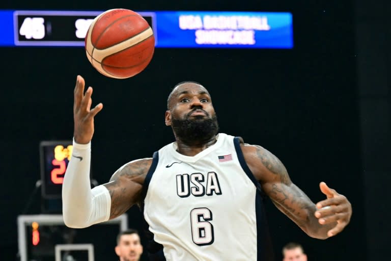 LeBron James será abanderado de Estados Unidos en la inauguración de los Juegos. (Giuseppe CACACE)