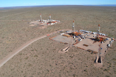 FILE PHOTO: An aerial view is seen of a YPF shale oil drilling rig in the Patagonian province of Neuquen, Argentina July 11, 2013 handout photo. REUTERS/Prensa YPF/Handout via Reuters/File photo
