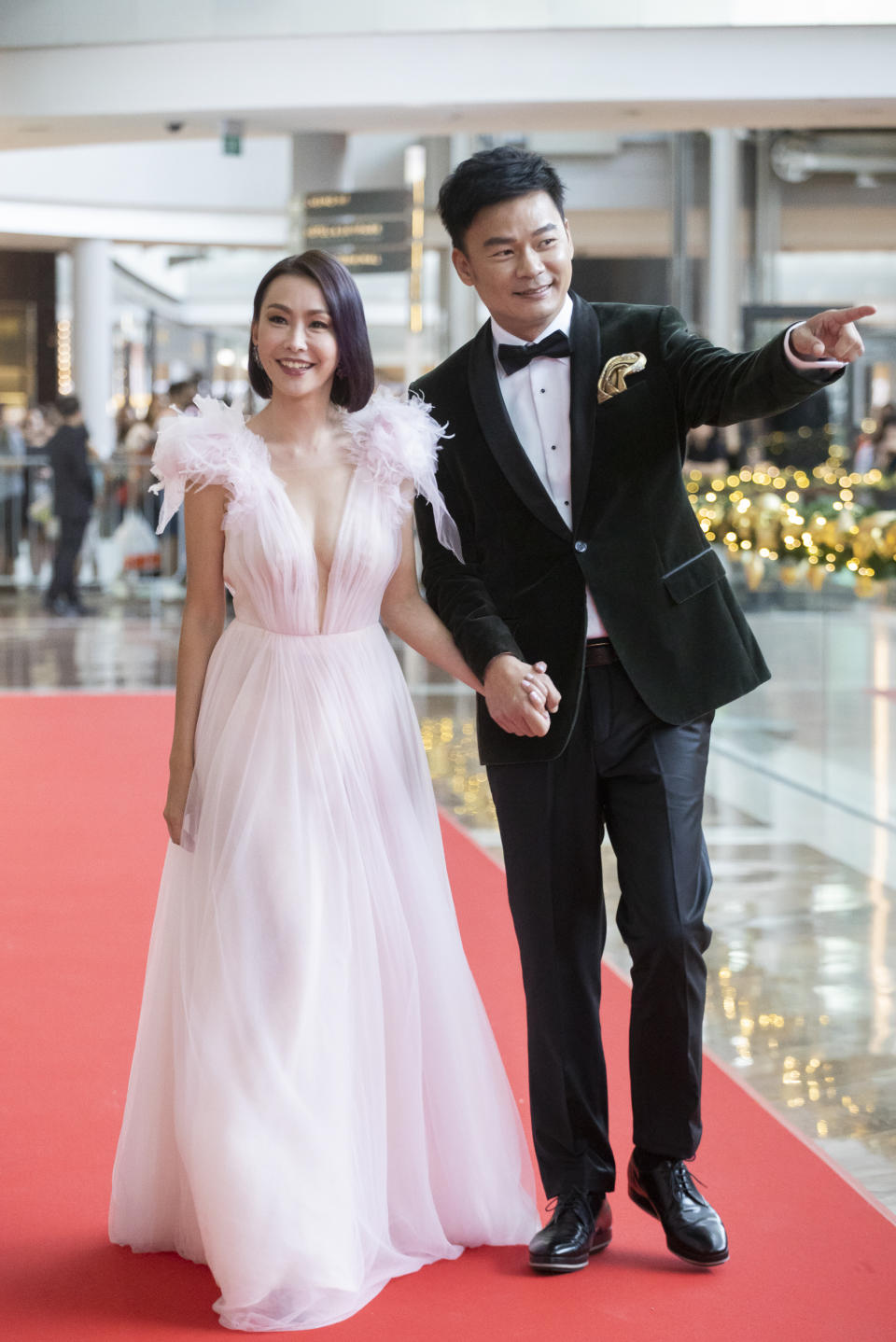 Singaporean actors Ann Kok and Thomas Ong at Starhub Night of Stars at Marina Bay Sands on 22 Dec 2018. (PHOTO: Don Wong for Yahoo Lifestyle Singapore)