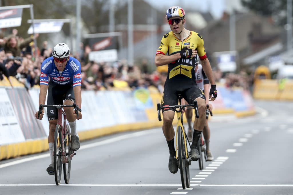  Wout Van Aert wins the 2023 E3 Saxo Classic 