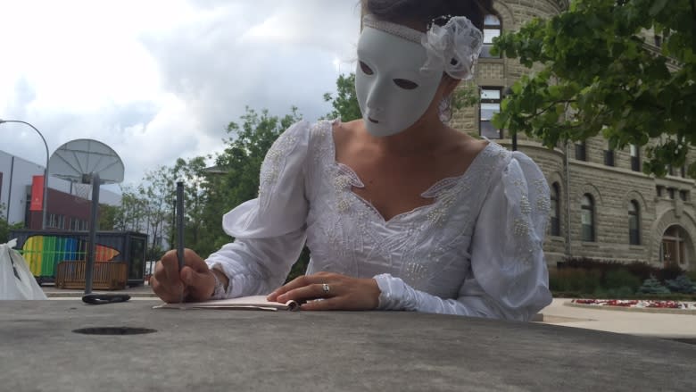 'Masked Bride' says she is not a danger to Winnipeggers