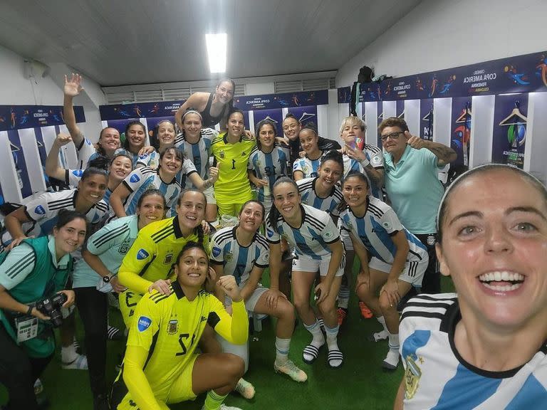 Festejo de las jugadoras argentinas de la selección femenina durante la Copa América de Colombia