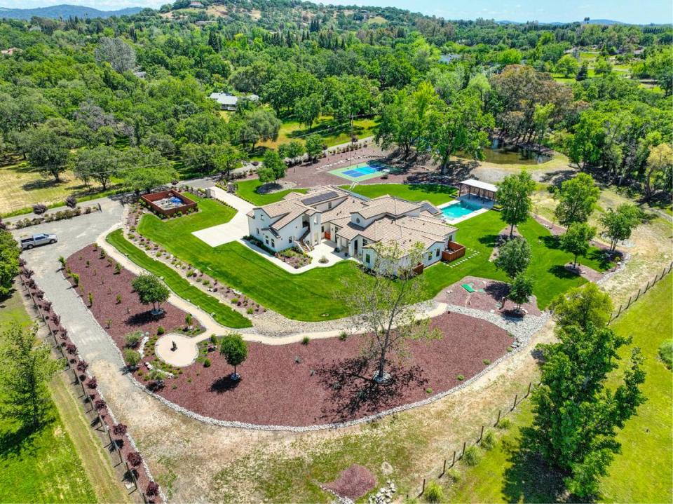 This Loomis estate went into contract within two weeks after listing for $4.3 million.