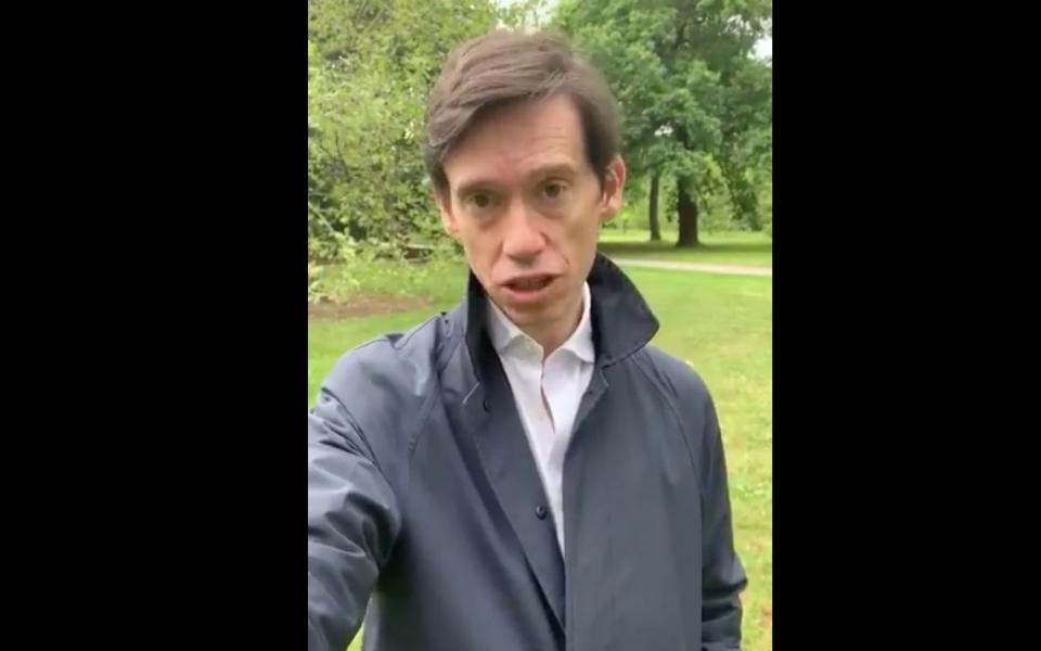 Mr Stewart posted a selfie video from Kew Gardens (Picture: Twitter)