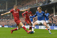 <p>Everton’s Tom Davies takes on Jordan Henderson </p>