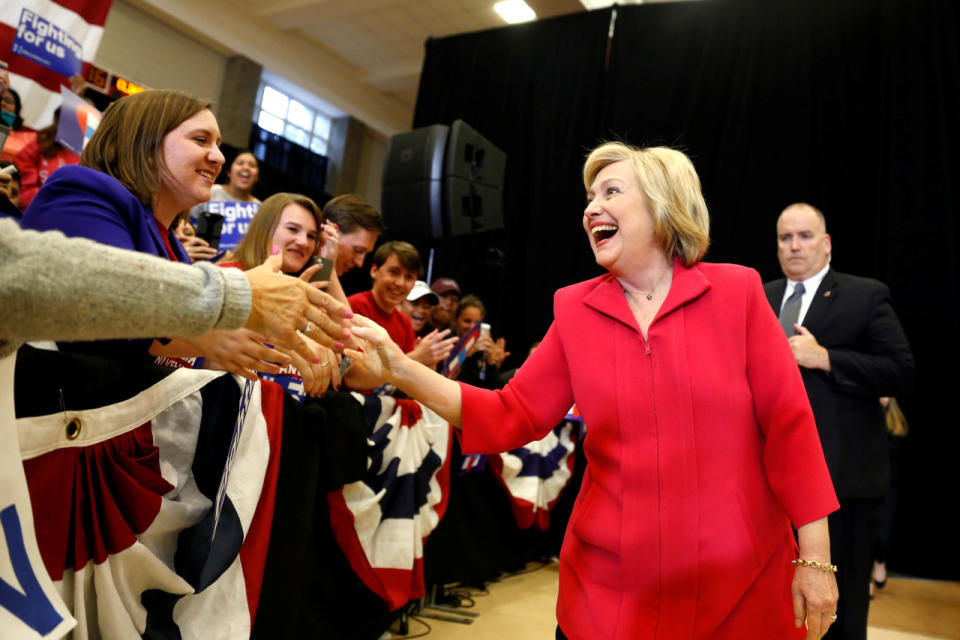 Democratic presidential candidate Hillary Clinton greets supporters at Transylvania University in Lexington, Kentucky, U.S., May 16, 2016. (REUTERS/Aaron P. Bernstein)