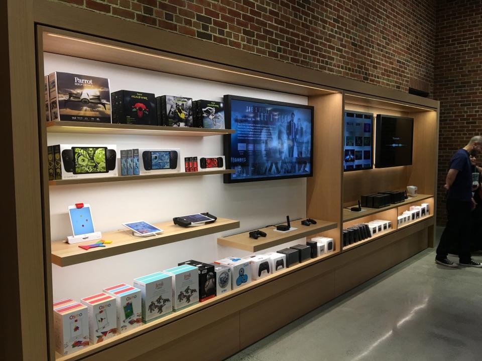 Apple Store in Williamsburg Brooklyn