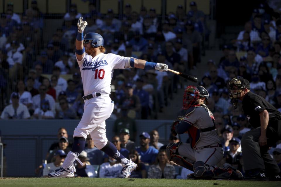 Dodgers' Justin Turner bats against the Atlanta Braves.