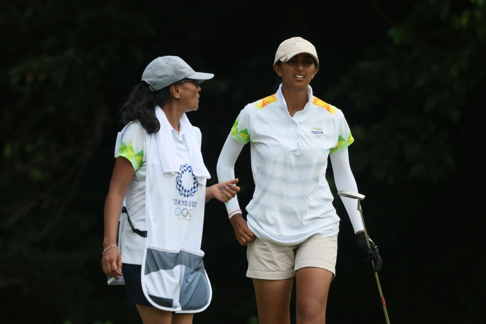 Aditi Ashok with her mother Maheshwari