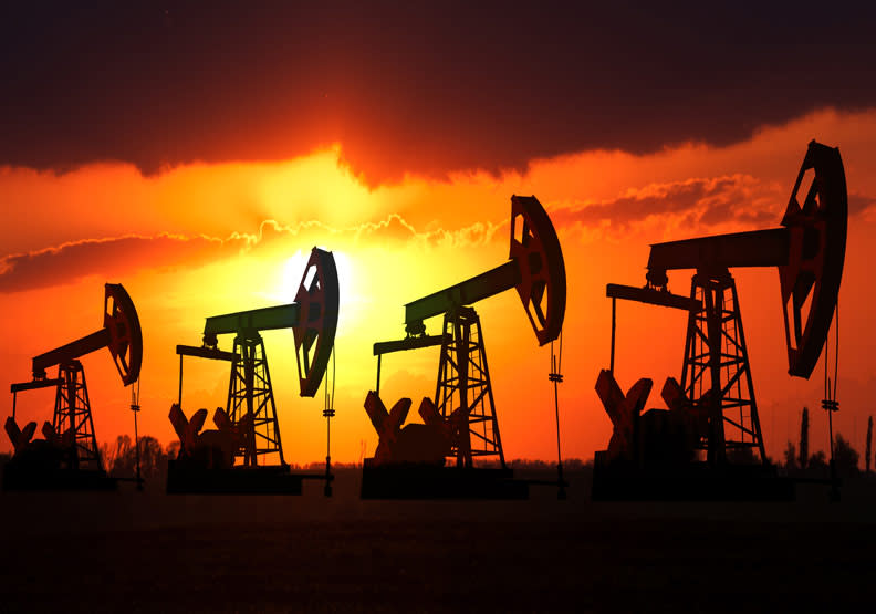 石油開採示意圖。圖片取自Shutterstock