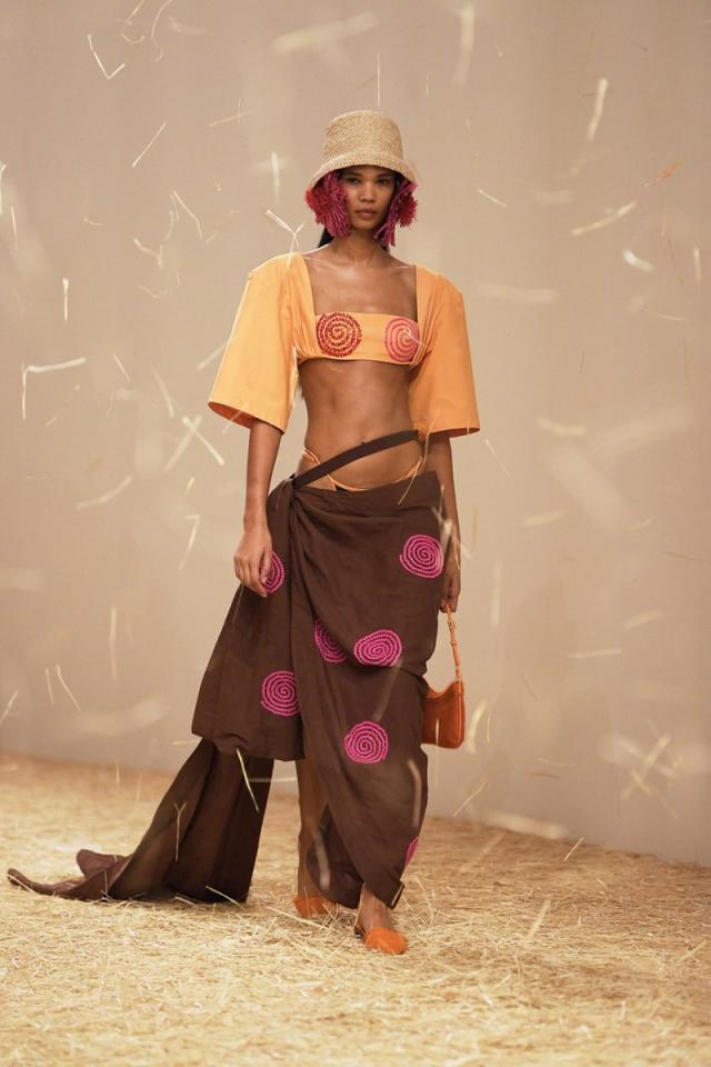 Jacquemus “LE RAPHIA” Spring/Summer 2023 Runway Show