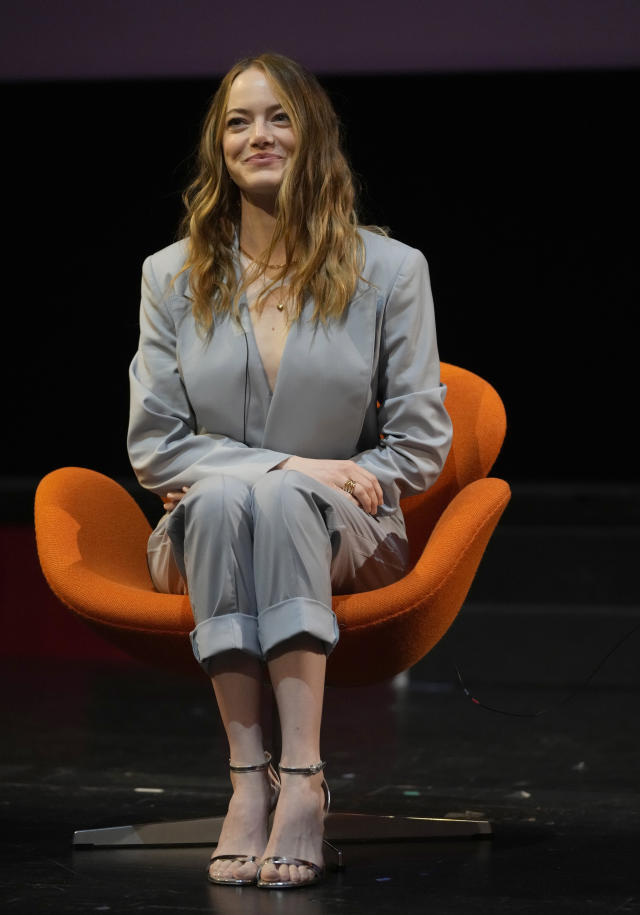 Emma Stone [2022-05-06] Athens 'Bleat' premiere : r/Cold_Shoulders
