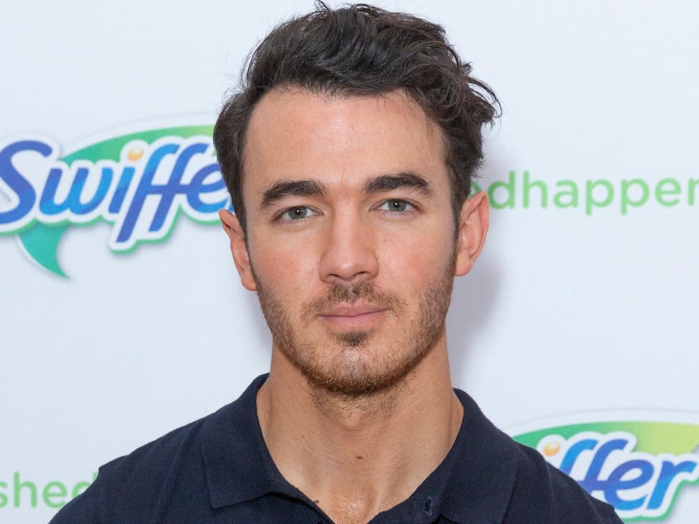 Kevin Jonas ist Gitarrist der Brüder-Band Jonas Brothers. (Bild: lev radin/Shutterstock.com)