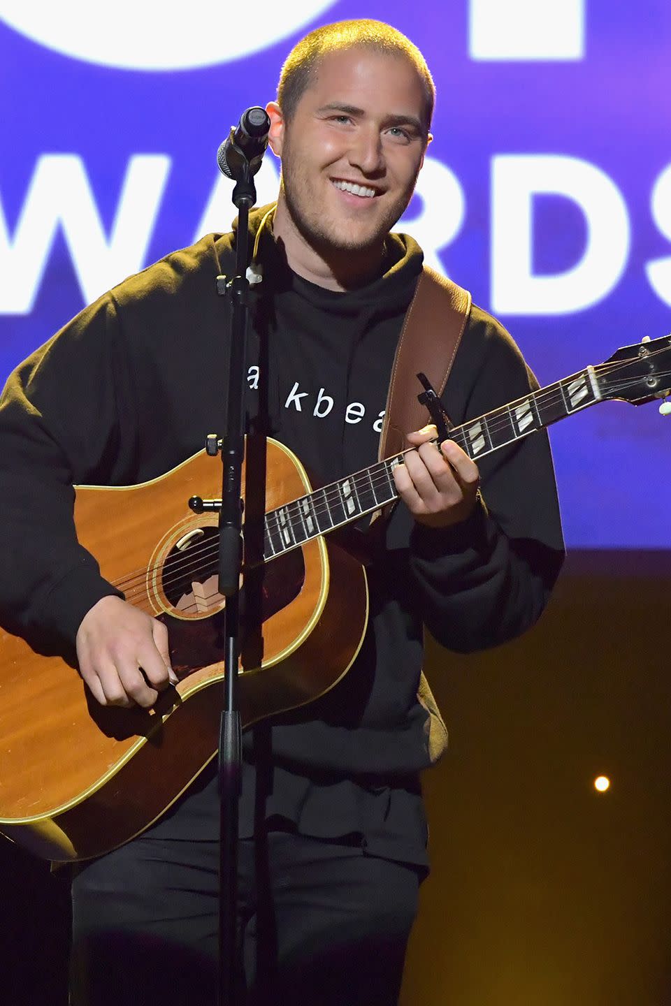 <p>The singer publicly announced why he stopped drinking alcohol in a <a href="https://twitter.com/mikeposner/status/623507784752099328?lang=en" rel="nofollow noopener" target="_blank" data-ylk="slk:tweet;elm:context_link;itc:0;sec:content-canvas" class="link ">tweet</a> back in 2015 that was linked to a <a href="https://medium.com/@MikePosner/why-i-stopped-drinking-alcohol-fc3581913ae5" rel="nofollow noopener" target="_blank" data-ylk="slk:tell-all;elm:context_link;itc:0;sec:content-canvas" class="link ">tell-all</a> article on the subject. Posner explains his messy pattern of addiction throughout the excerpt: "I decided I couldn't let alcohol rob me of enjoying my life's special moments."</p>