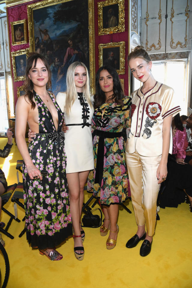 Gucci With Sister Stella Banderas, Dakota Johnson Rocks Sheer Bra, Gucci  Perlenbrosche mit GG Silber