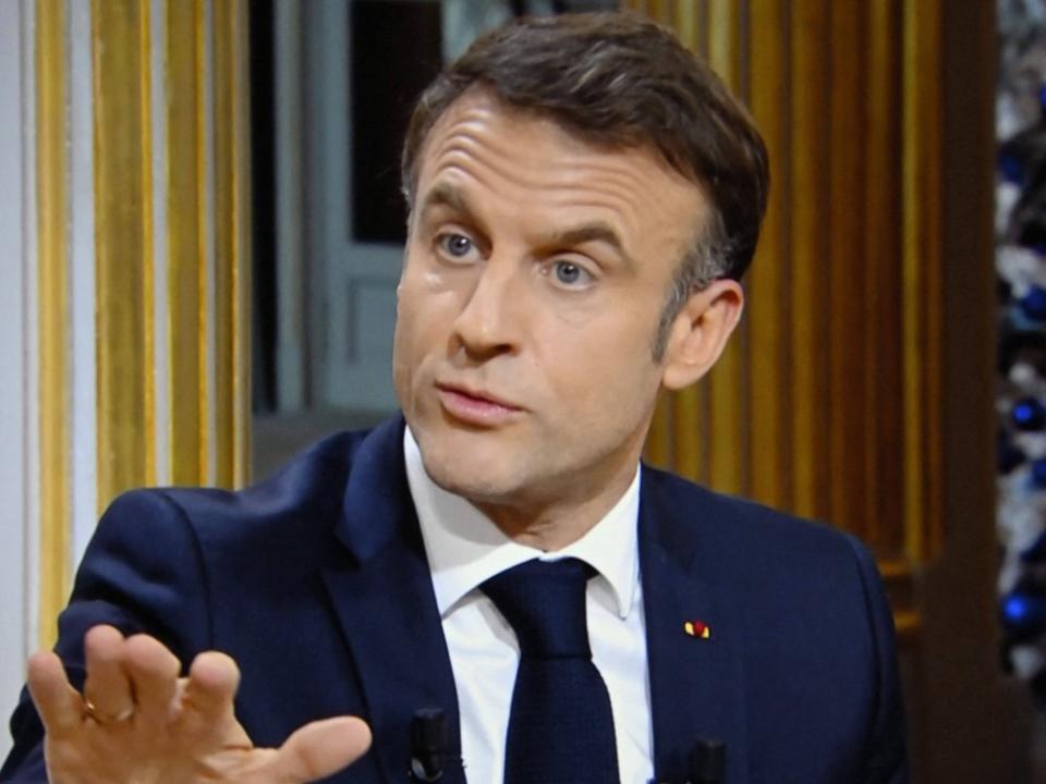 Emmanuel Macron im Interview mit dem französischen Fernsehsender France 5. (Bild: imago images/ABACAPRESS)