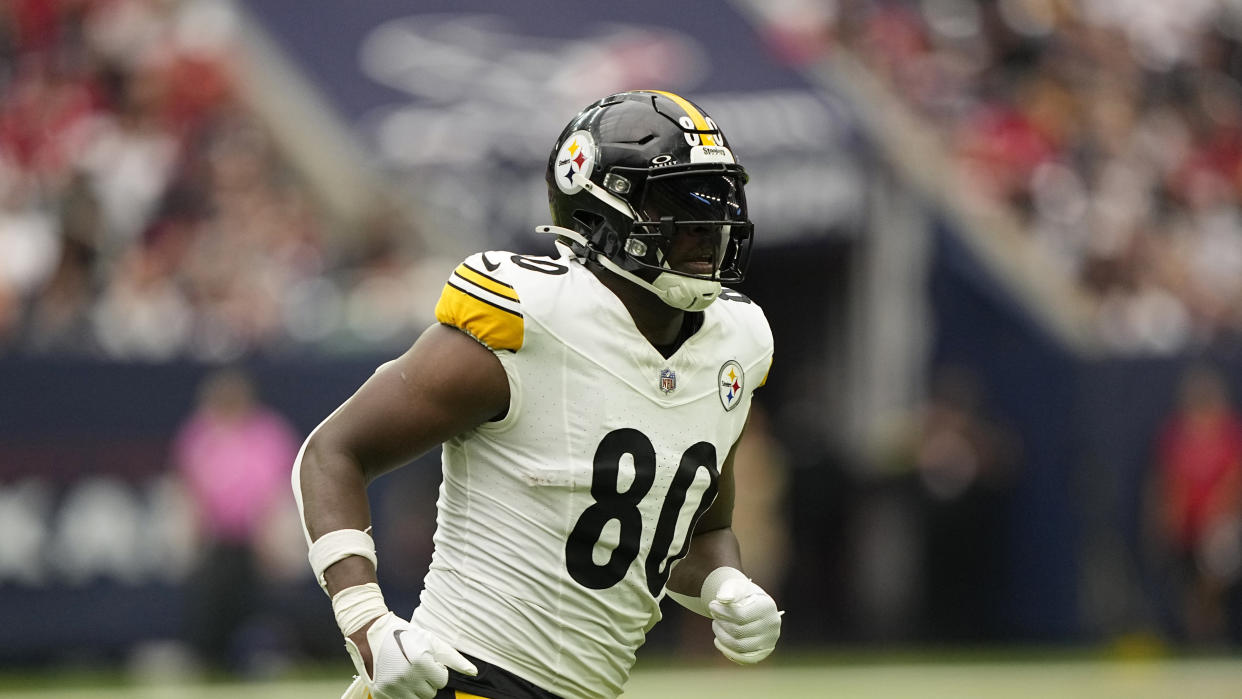 Pittsburgh Steelers tight end Darnell Washington (80) runs toward the sideline during an NFL football game against the Houston Texans Sunday, Oct. 1, 2023, in Houston. (AP Photo/David J. Phillip)