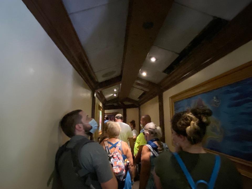 A waiting room in the queue of Peter Pan's Flight at Disney World.