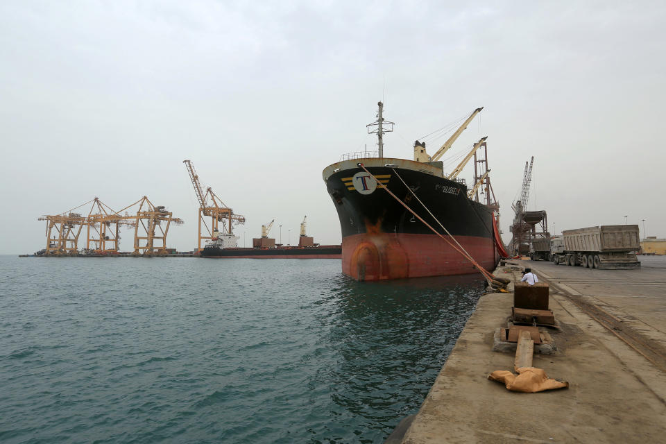 Image: FILE PHOTO: Ship carrying a shipment of grain is docked at the Red Sea port of Hodeidah (Abduljabbar Zeyad / Reuters file)