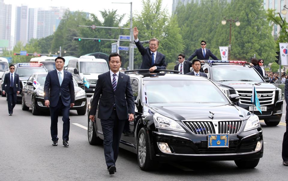 PRÄSIDENT MOON JAE-IN, SÜDKOREA – HYUNDAI EQUUS STRETCH EDITION