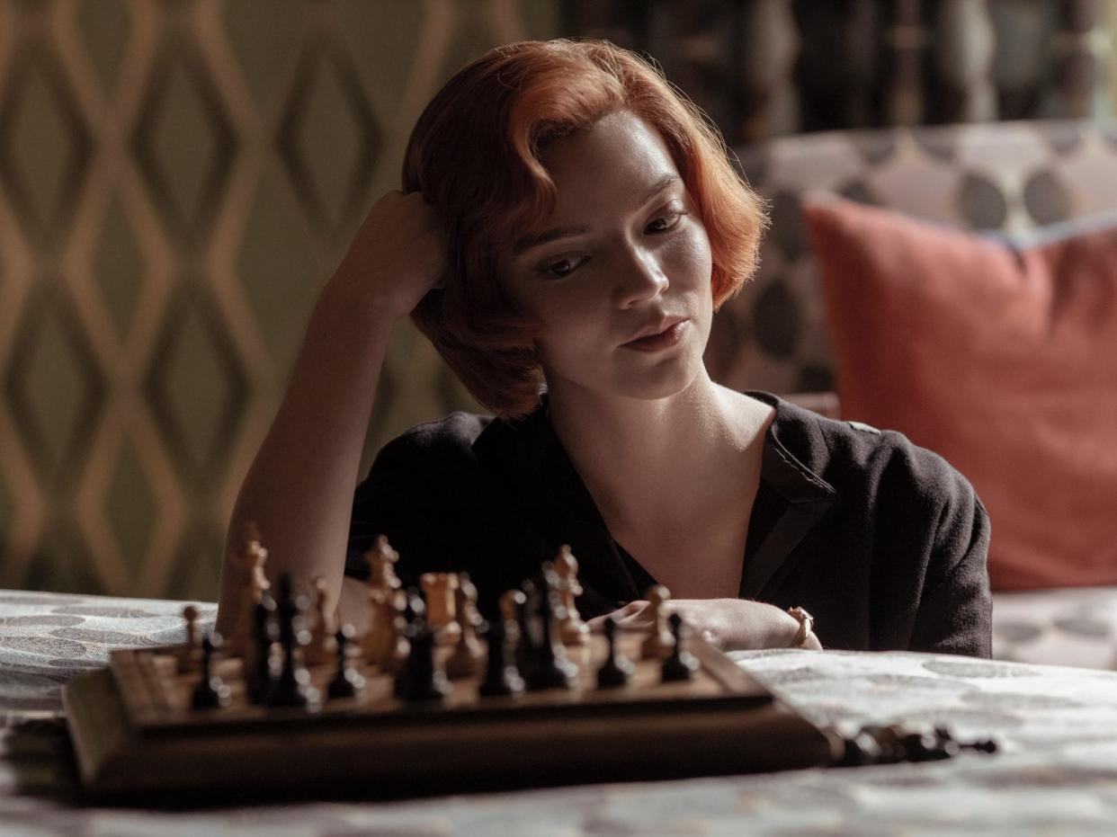 Anya taylor-joy the queen's gambit chess netflix