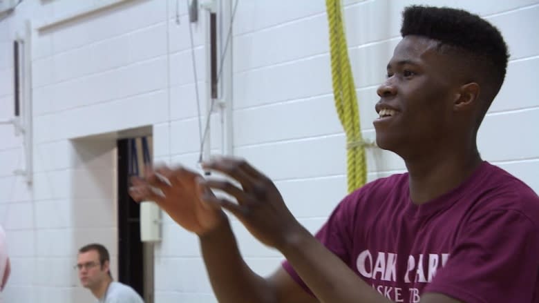 Basketball brothers have eye on big weekend games in Winnipeg