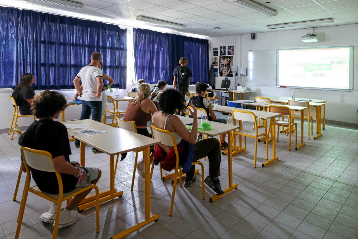 La proviseure d'un lycée près de Dijon a déclenché l'alarme anti-intrusion après avoir été menacée par un élève.   - Credit:SYSPEO/SIPA / SIPA / SYSPEO/SIPA