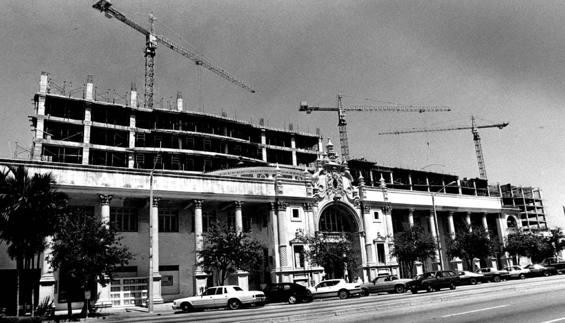 Construction of The Colonade mixed-use complex in Coral Gables in 1987.