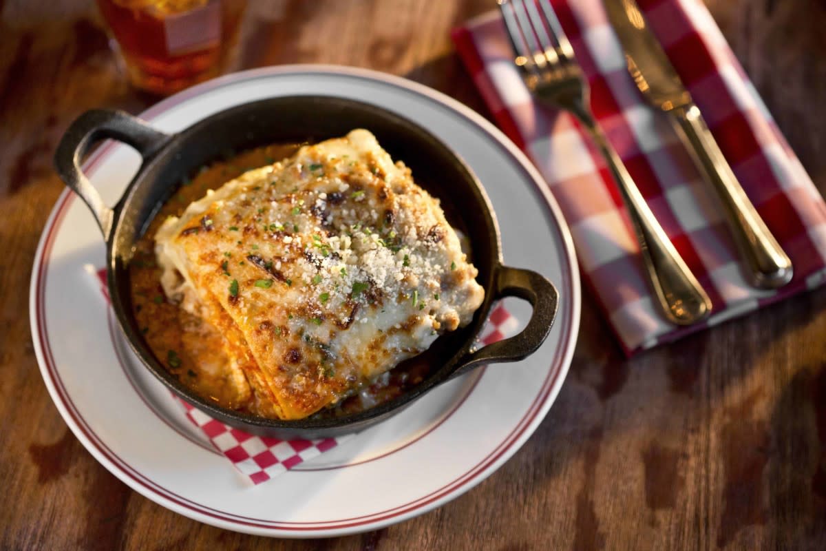 Buddy V's Nona's Lasagna Al Forno