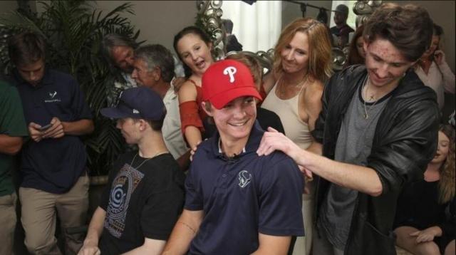 Why Angels OF Mickey Moniak has unique perspective on Phillies' World  Series run: 'It's special' - The Athletic