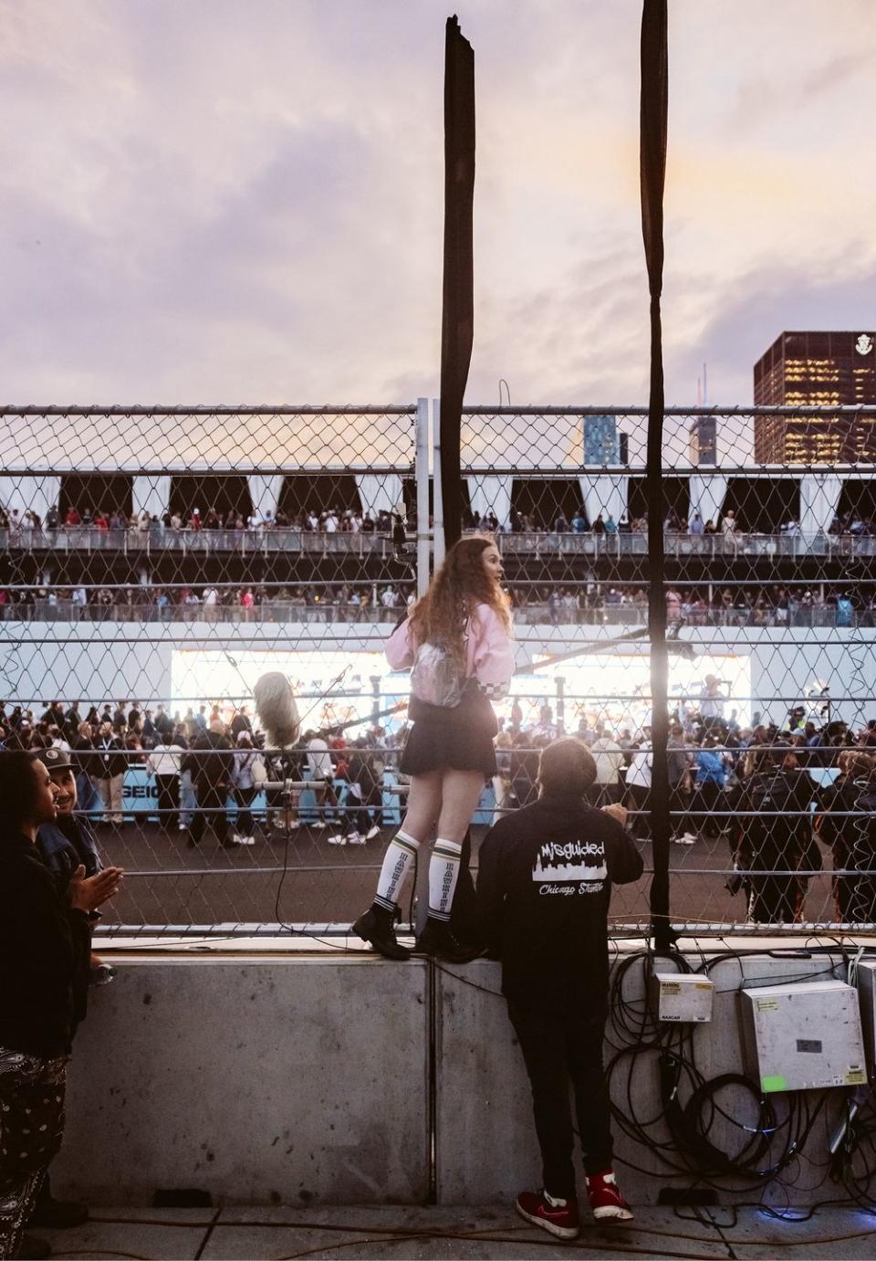 spectators at nascars chicago road race